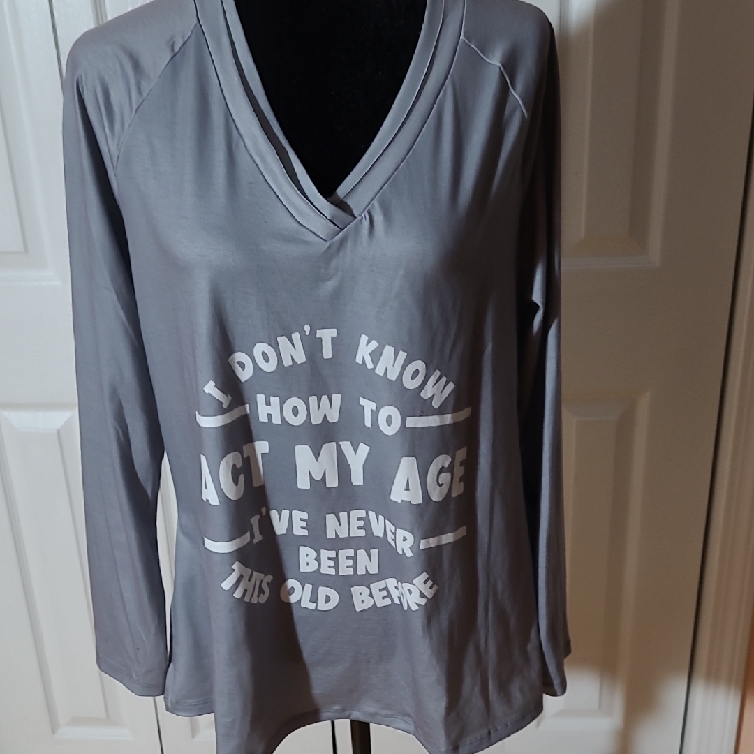 Source Unknown Gray V-Neck Jersey Top